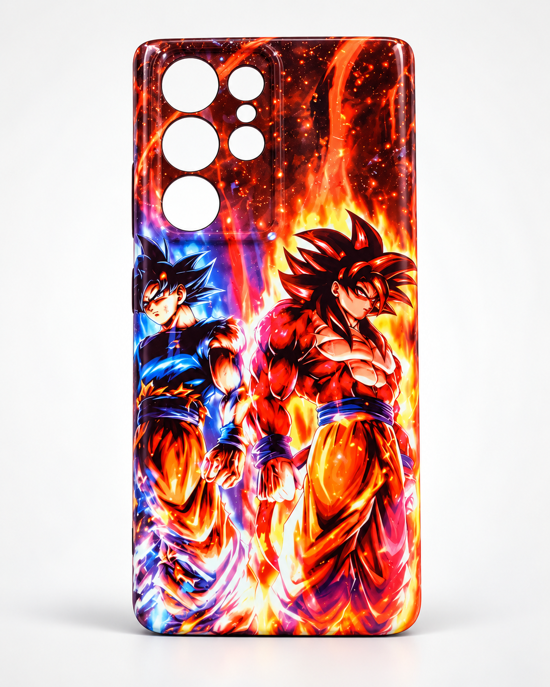 Funda con dos Gokus entre fuego y energía azul